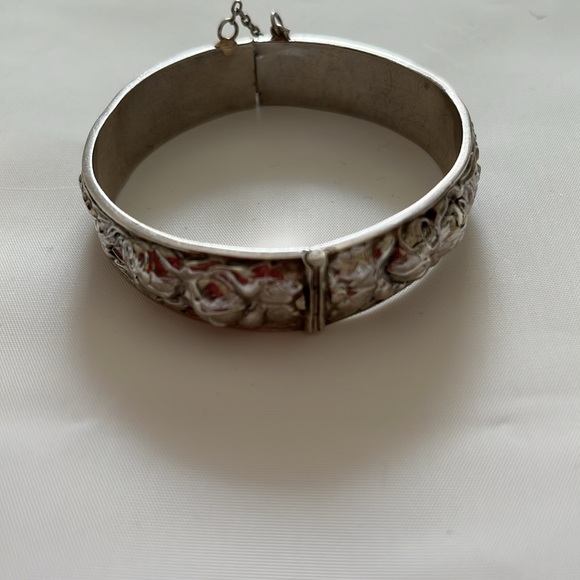 Vintage Sterling Silver tested embossed hinged bangle. - Picture 4 of 7